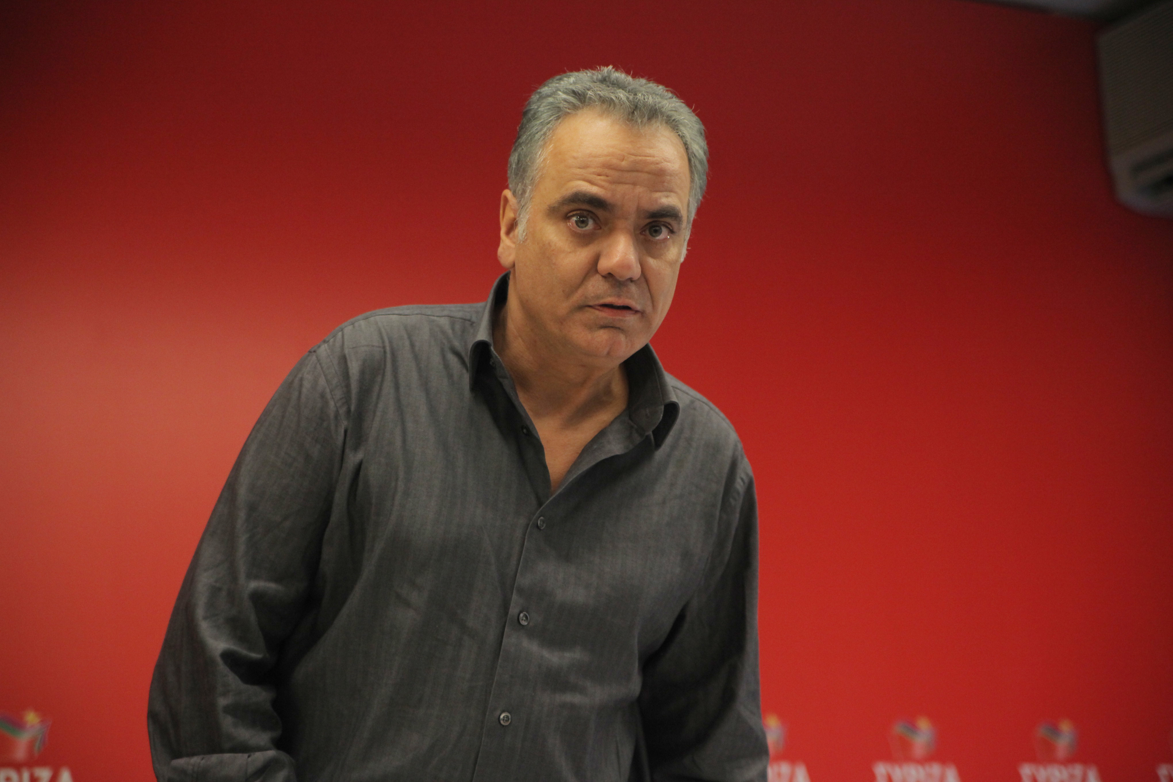 Σκουρλέτης: Τα ΜΜΕ φταίνε για τον πεντοζάλη του Τσίπρα!