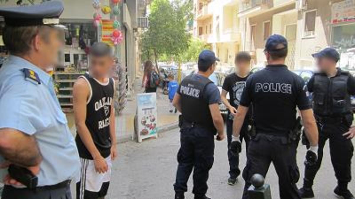 Η ΕΛ.ΑΣ. πήρε πάλι… σκούπα