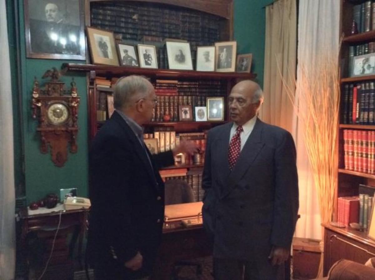 Σμύρνη 1922: Η άγνωστη επιχείρηση διάσωσης Ελλήνων – Οι εγγονοί δυο πρωταγωνιστών μιλούν