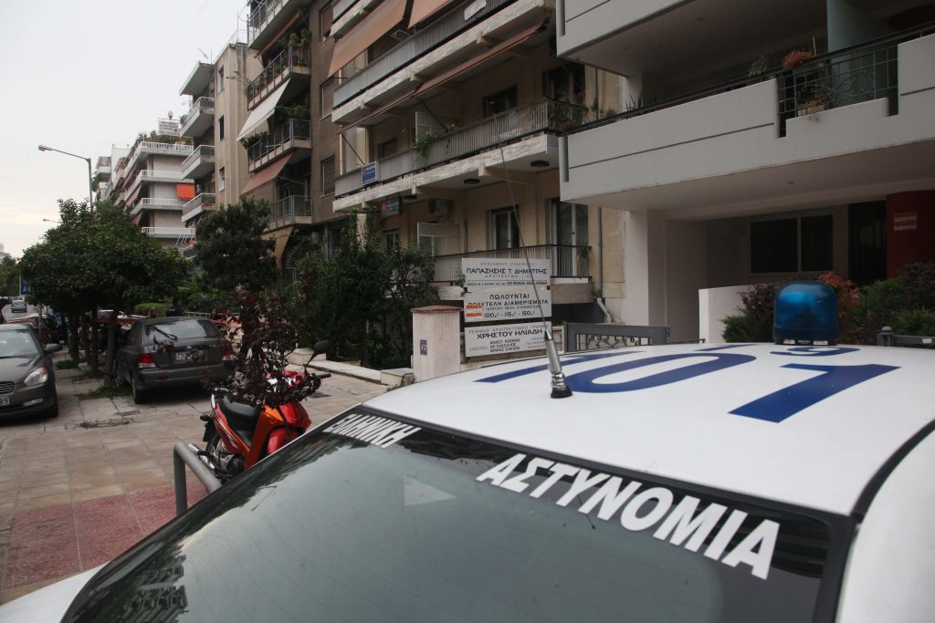 Ληστές για κλάματα! Σκόρπισαν τα λεφτά στο δρόμο!