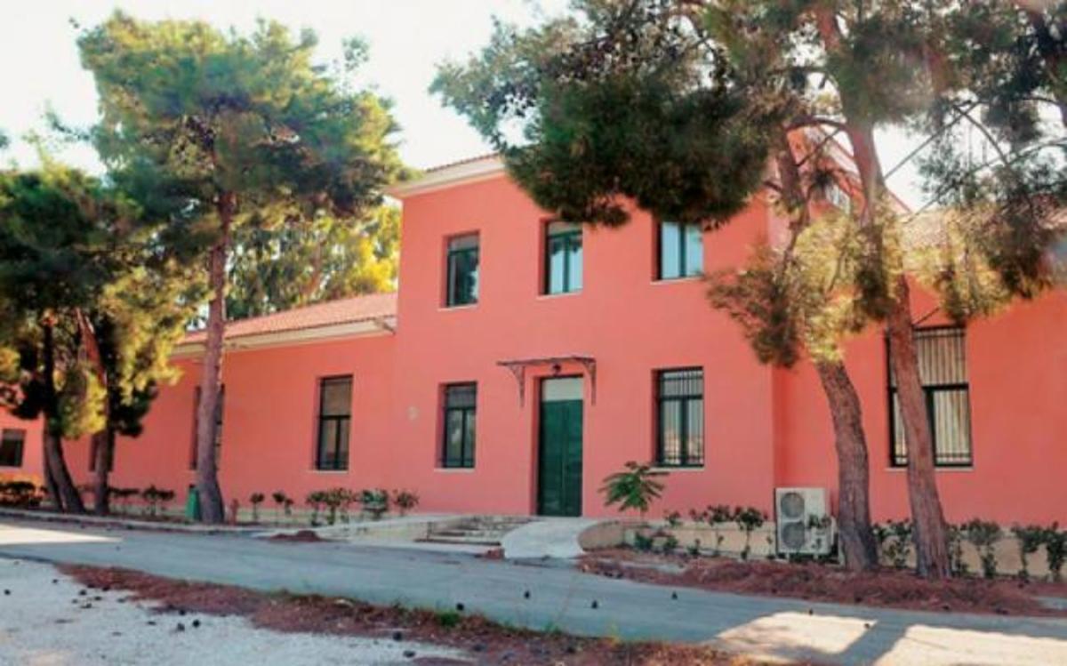 Οι “σομόν-μεζονέτες” του Στρατού! Ποιος αποφάσισε ανακαίνιση μονοκατοικιών στο Άλσος Στρατού!