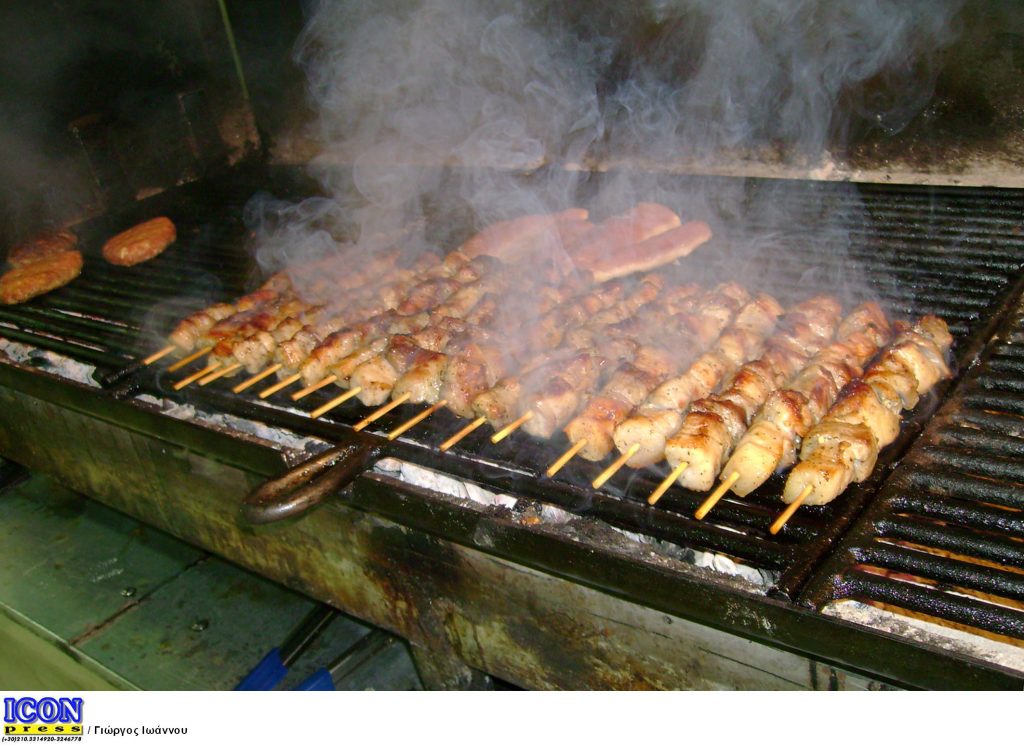 Σουβλάκια και μπύρες για την τρόικα!