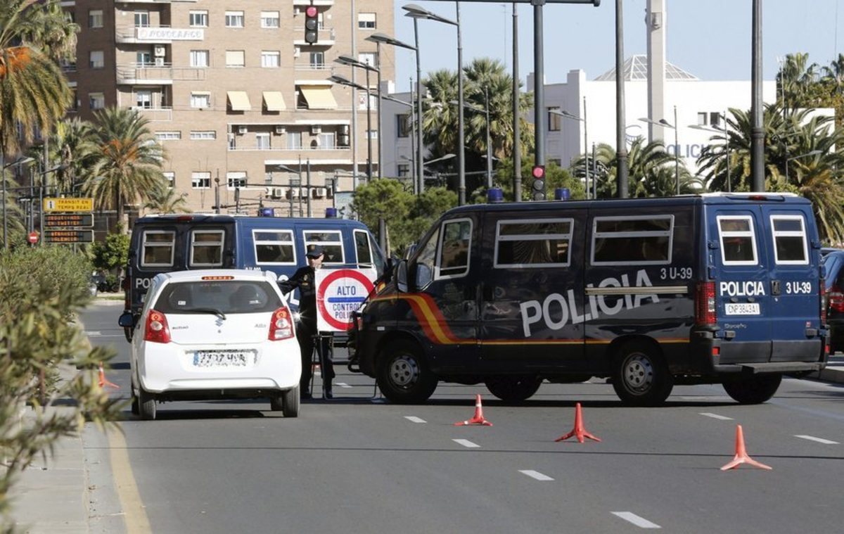 Βρήκαν πρόσφυγες κρυμμένους σε φορτηγό στη Βαρκελώνη