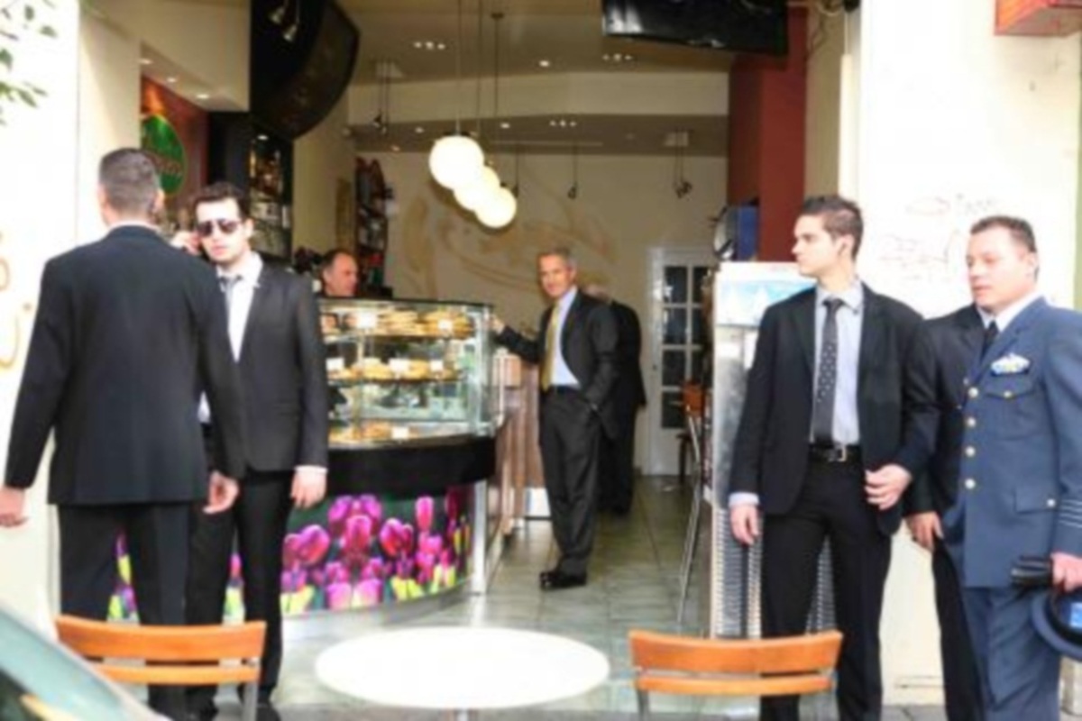 8 αστυνομικοί φρουρούσαν τον ΥΦΕΘΑ στη Πάτρα – Ακόμη κι όταν πήγε για καφέ!