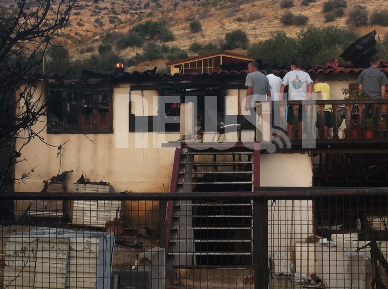Έσβησε η φωτιά στην ‘Ανω Γλυφάδα – Κάηκε ένα σπίτι – ΦΩΤΟ NEWSIT