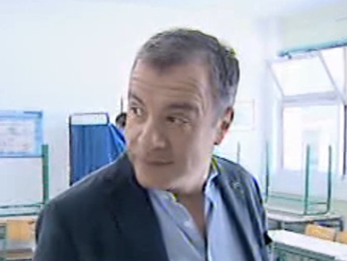 Λεκτική επίθεση στον Σ.Θεοδωράκη