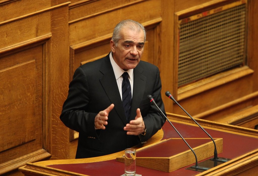 Τα “γυρίζει” ο Δ. Σταμάτης – Λέει οτι ίσως ψηφίσει τον προϋπολογισμό