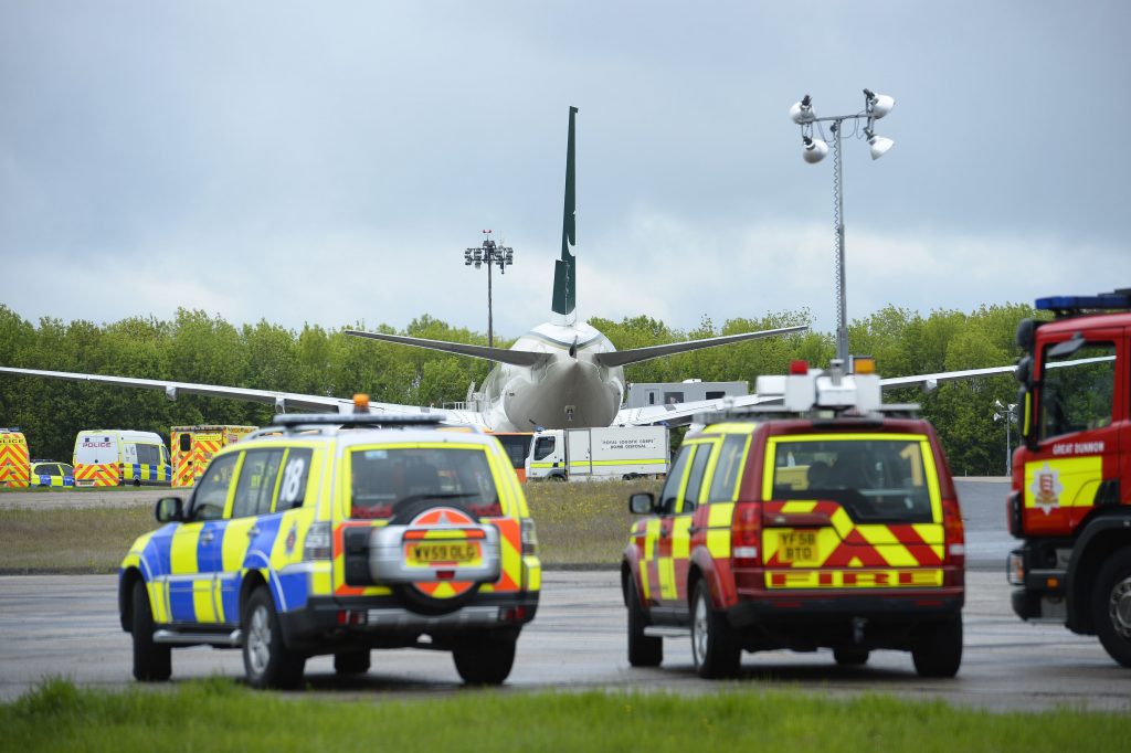 Συνελήφθησαν δύο επιβάτες του αεροσκάφους που υποχρεώθηκε να προσγειωθεί στο Στάνστεντ