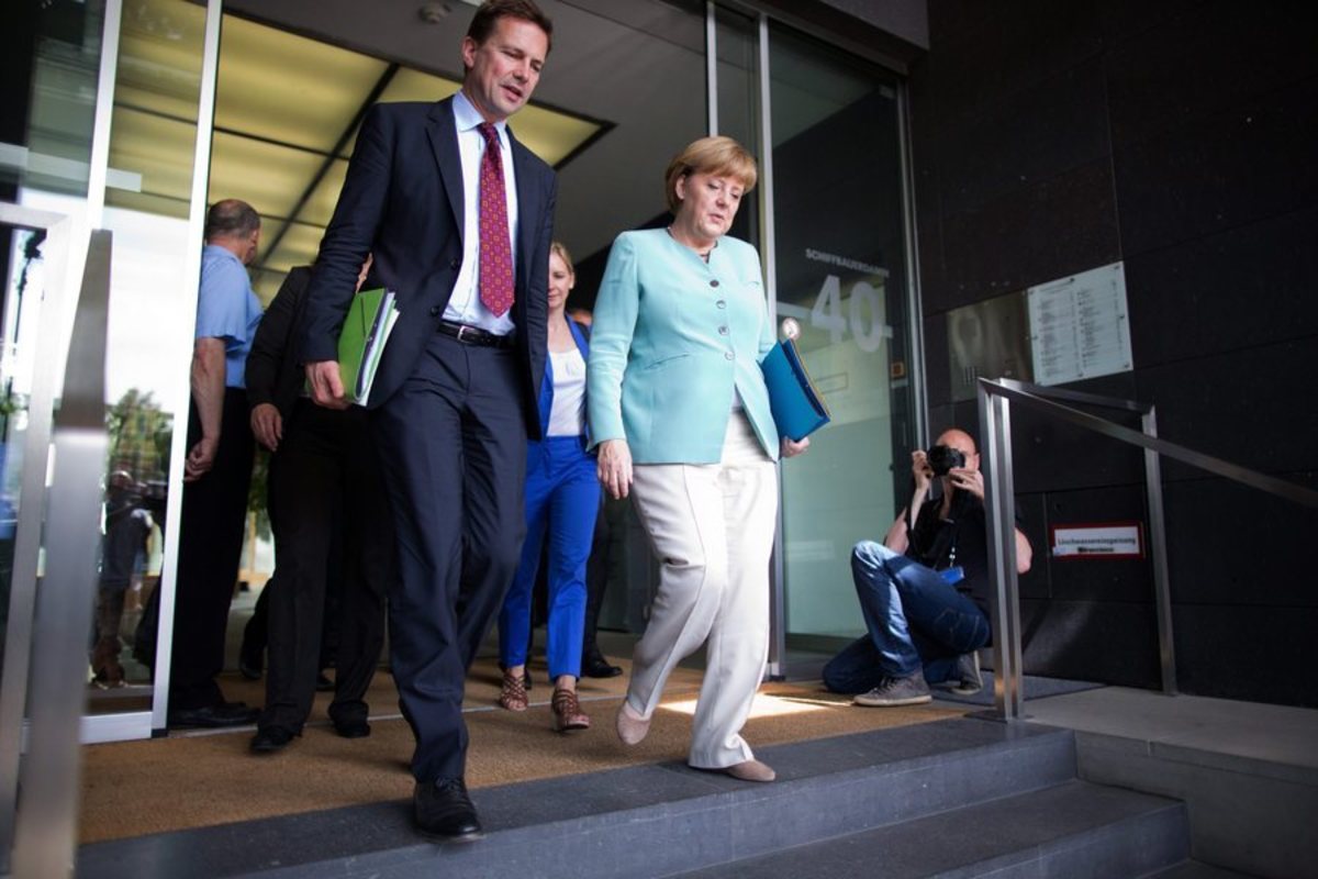 Γερμανία: Σεβόμαστε το “ΟΧΙ” – Στο χέρι της Ελλάδας να μείνει στην Ευρωζώνη