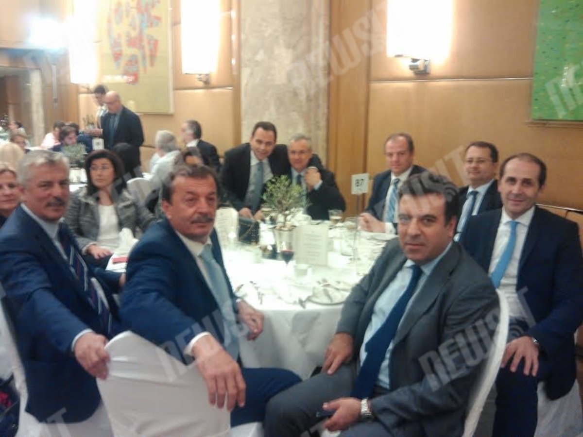 Το ενδιαφέρον των στελεχών της Ν.Δ. για την ομιλία του Α. Σαμαρά