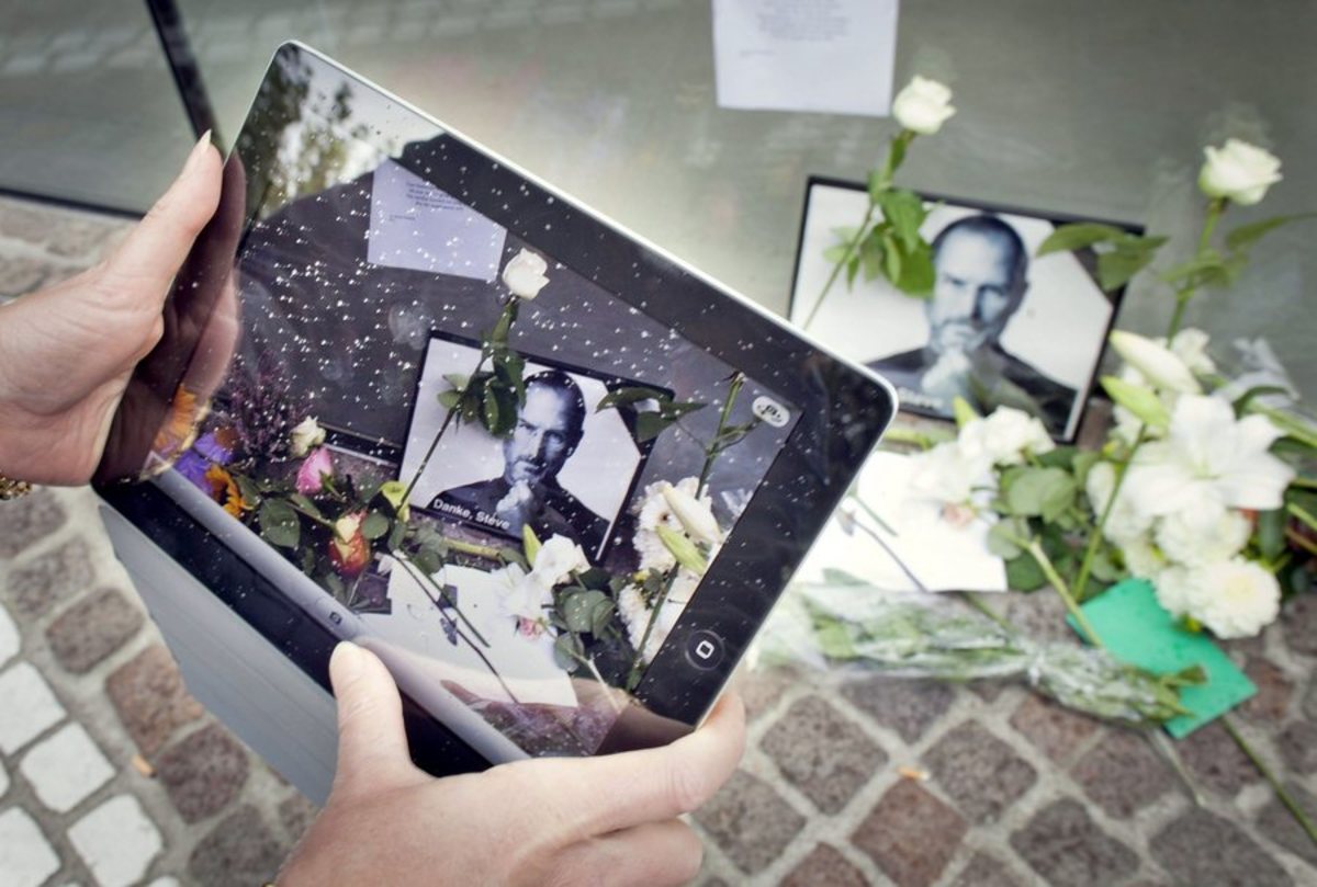 Ο Steve Jobs θα σώσει από τον τάφο την Apple
