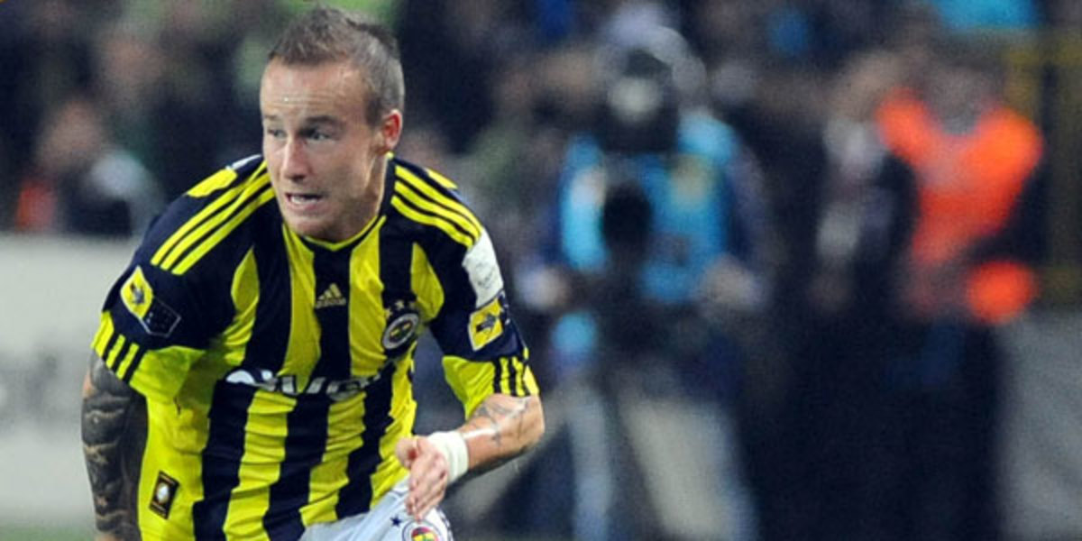 Η Φενέρ ανακοίνωσε πως βρίσκεται σε συζητήσεις για τον Σλοβάκο μεσοεπιθετικό