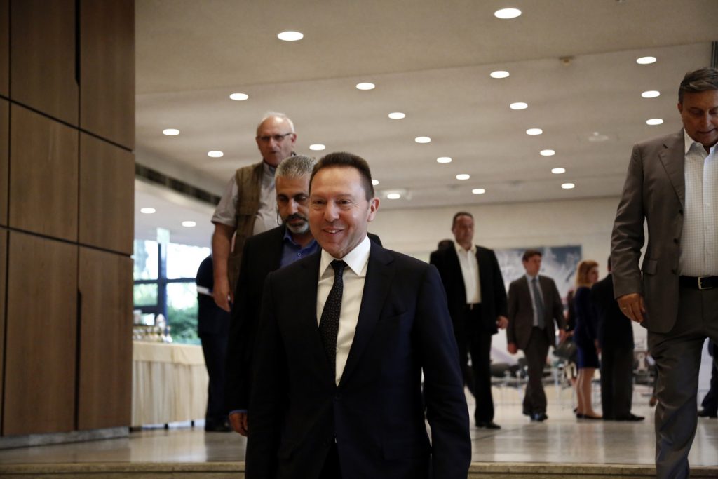 Νεα σκληρή κόντρα ΣΥΡΙΖΑ – Στουρνάρα