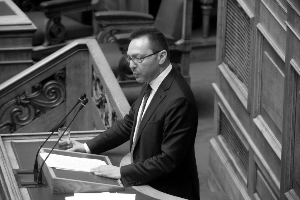 Ο ΣΥΡΙΖΑ ζητά την παραίτηση Στουρνάρα για δύο λόγους