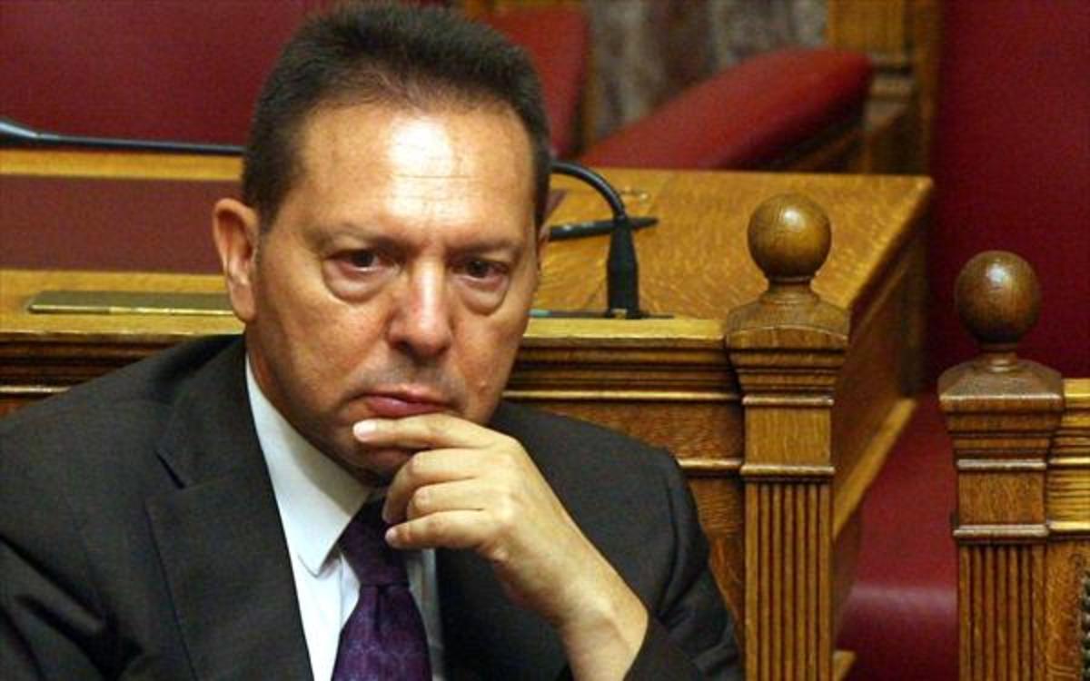 Σε όποιον αρέσω” απαντάει ο Στουρνάρας στους επικριτές του