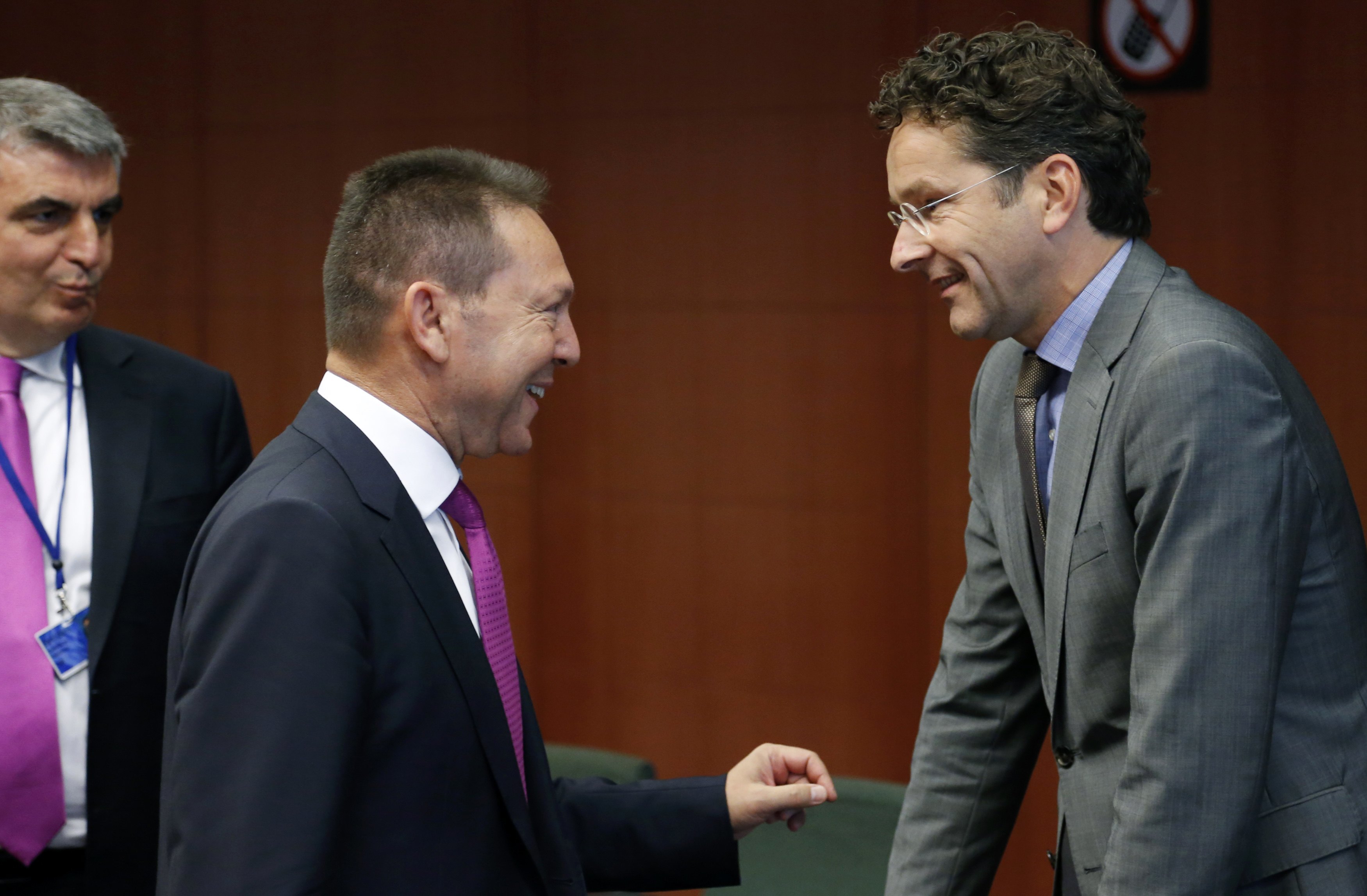 Bloomberg: Στις 24/7 το Εurogroup θα εγκρίνει την εκταμίευση 2,5 δισ. ευρώ για την Ελλάδα