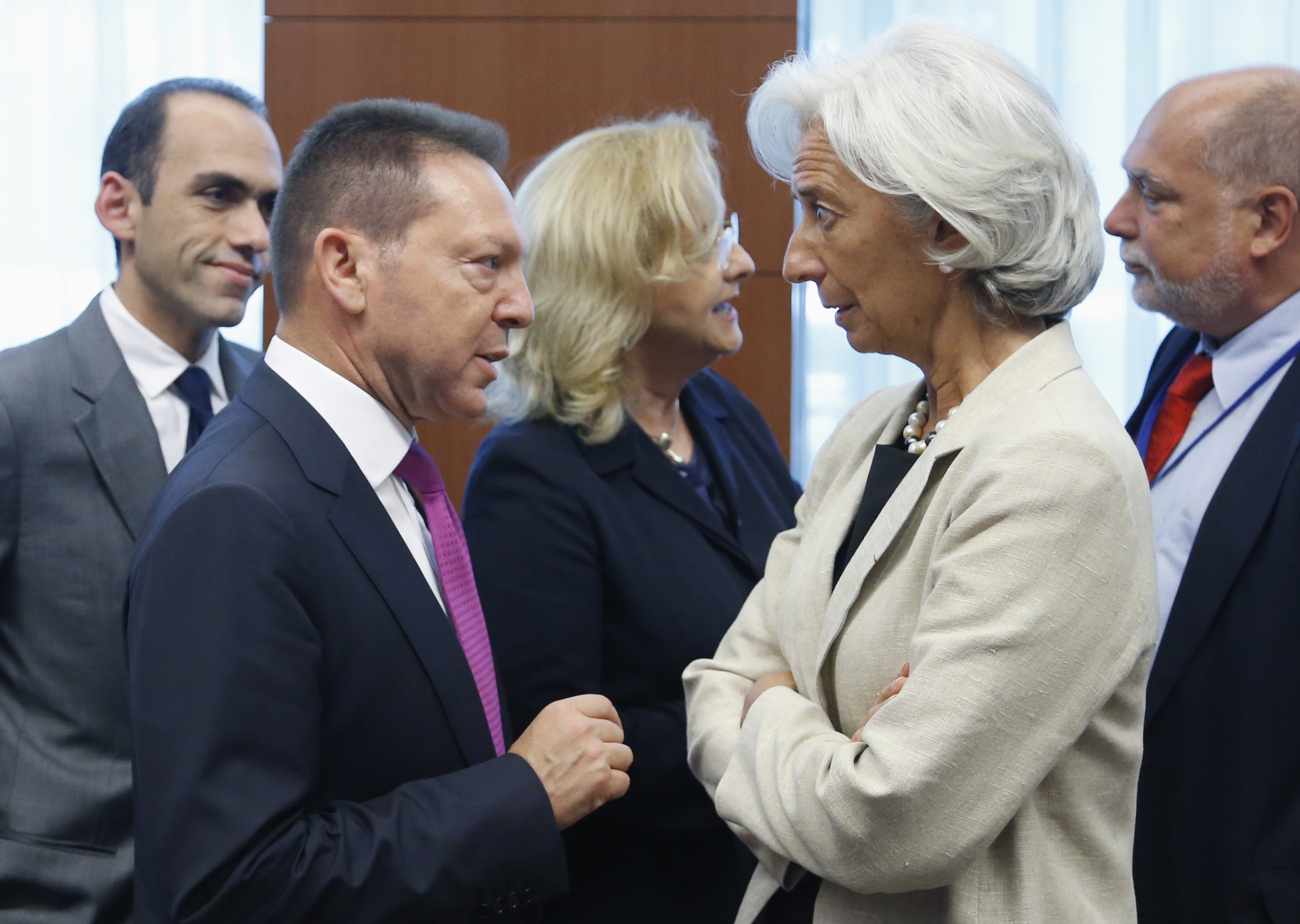 Σήμερα στο Eurogroup ο Στουρνάρας βάζει θέμα μείωσης του χρέους