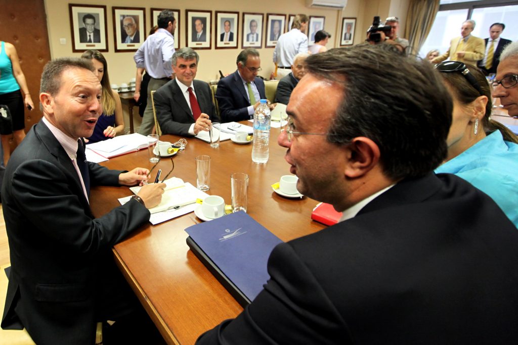 Σύσκεψη Στουρνάρα με υπουργούς τη Δευτέρα για τα 11,6 δισ. ευρώ