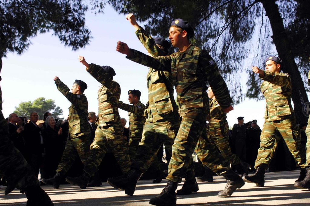 Θα “απαγορευτούν” οι παραιτήσεις Αξιωματικών