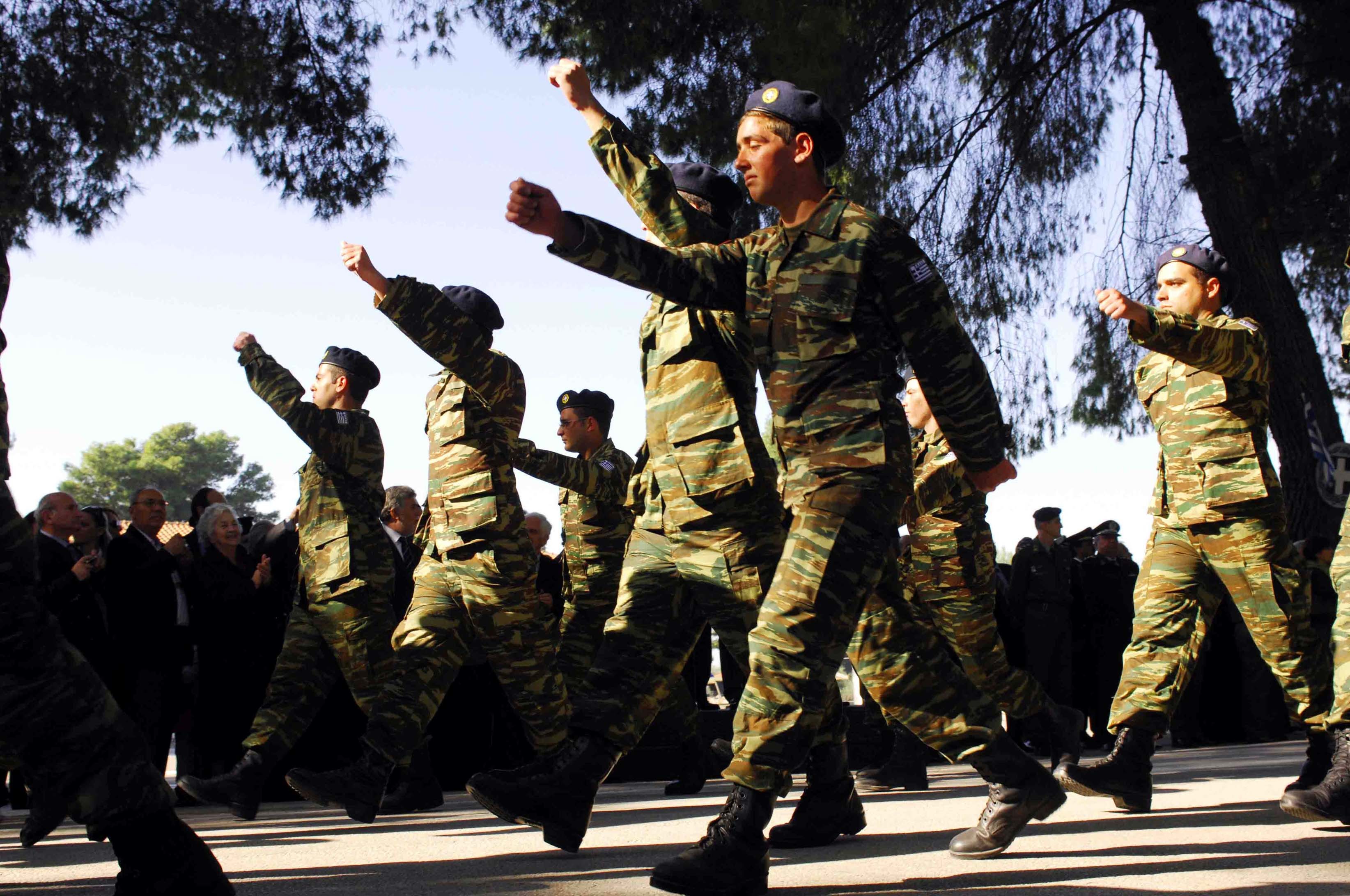 Θα “απαγορευτούν” οι παραιτήσεις Αξιωματικών