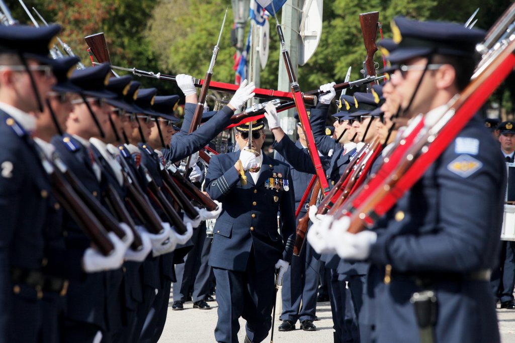 ΔΑΝΕΙΑ ΣΤΡΑΤΙΩΤΙΚΩΝ: Oι δύο προτάσεις Παναγιωτόπουλου στις τράπεζες