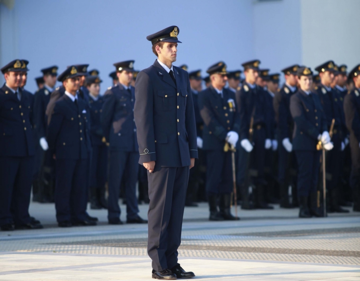 Νέα μέτρα και για τους στρατιωτικούς