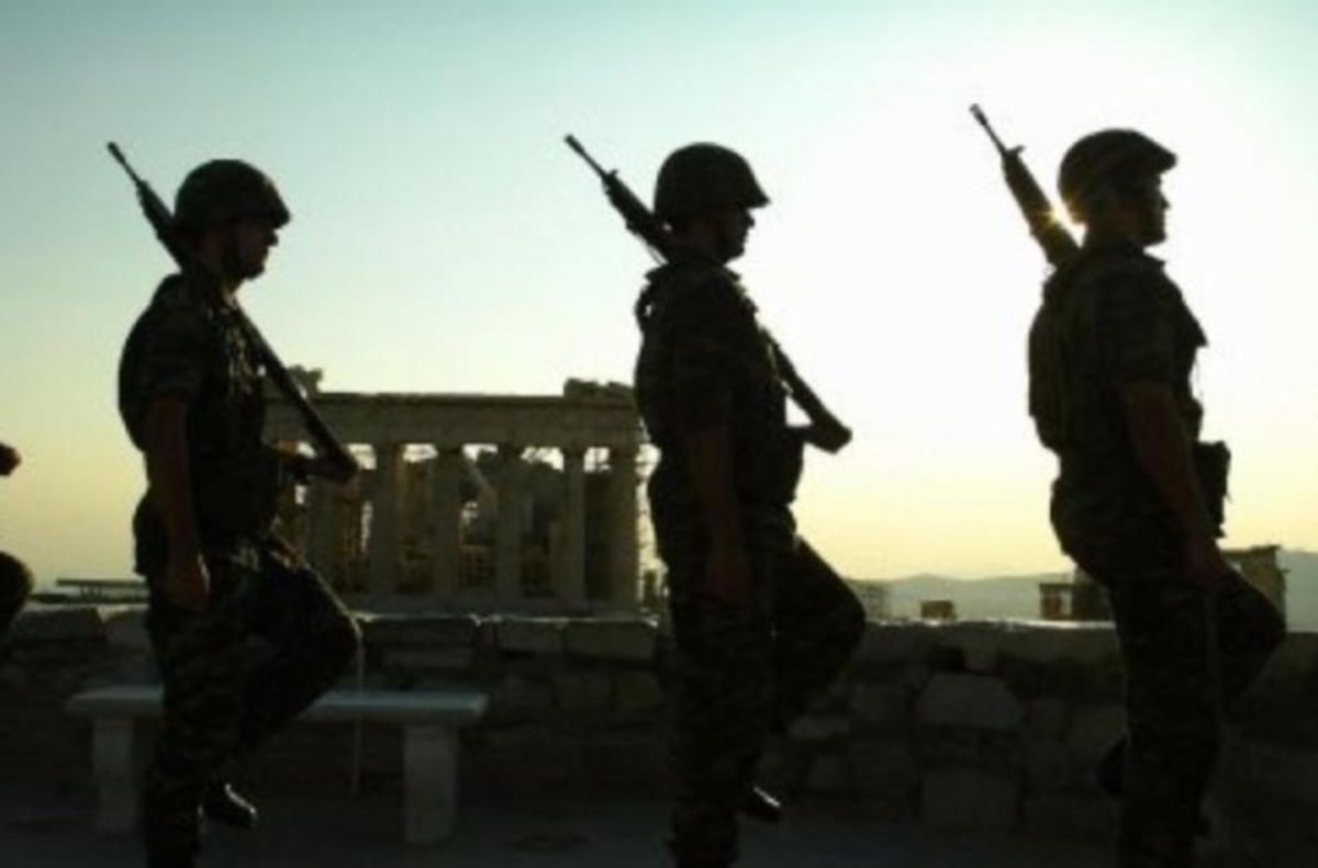 Τι απομένει με μείον 6,5% και “κόψιμο” οδοιπορικών στους στρατιωτικούς – Πίνακες