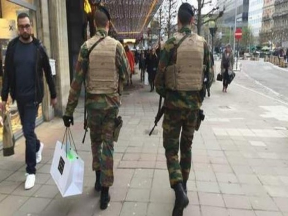 Στρατιώτες έκαναν όργια με αστυνομικίνες μέσα στο τμήμα!