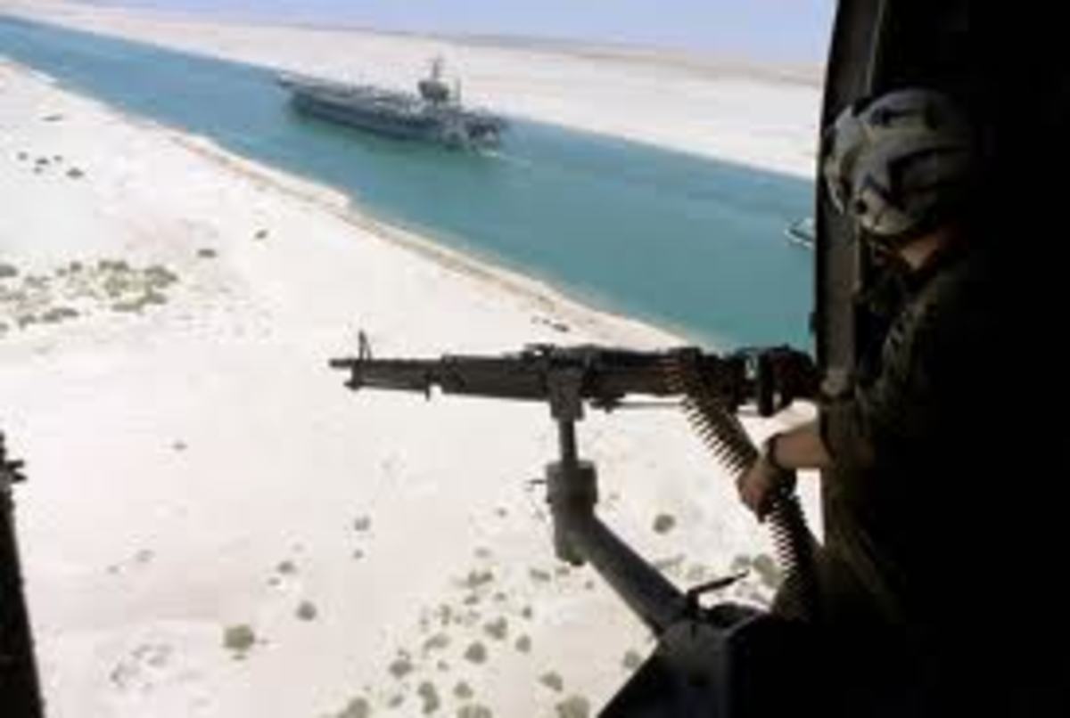 Ισχυρές στρατιωτικές δυνάμεις στη Διώρυγα του Σουέζ