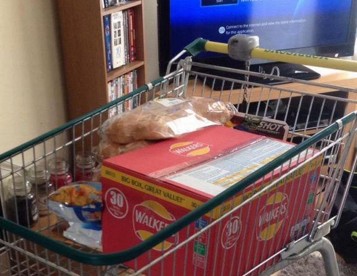 Για την… τιμή της σακούλας! Παίρνουν τα καροτσάκια των σούπερ μάρκετ