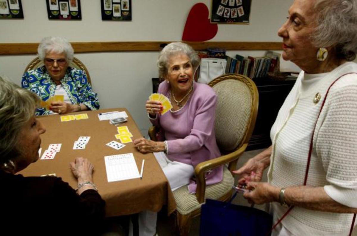 Δικάζουν 42 γιαγιάδες για παράνομη χαρτοπαιξία!