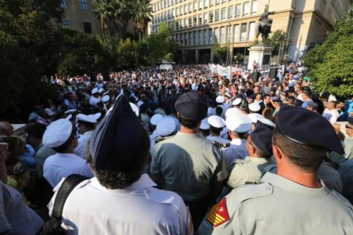 Αποτάξεις και “σιδηρά πυγμή” στις Ένοπλες Δυνάμεις. Ποια είναι η “μπλόφα” και ποιος ο στόχος