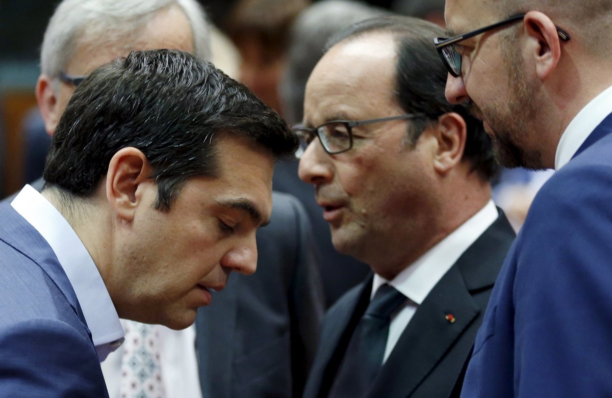 #ThisIsACoup και #aGreekment: Τα hashtag που πήραν φωτιά στο Twitter