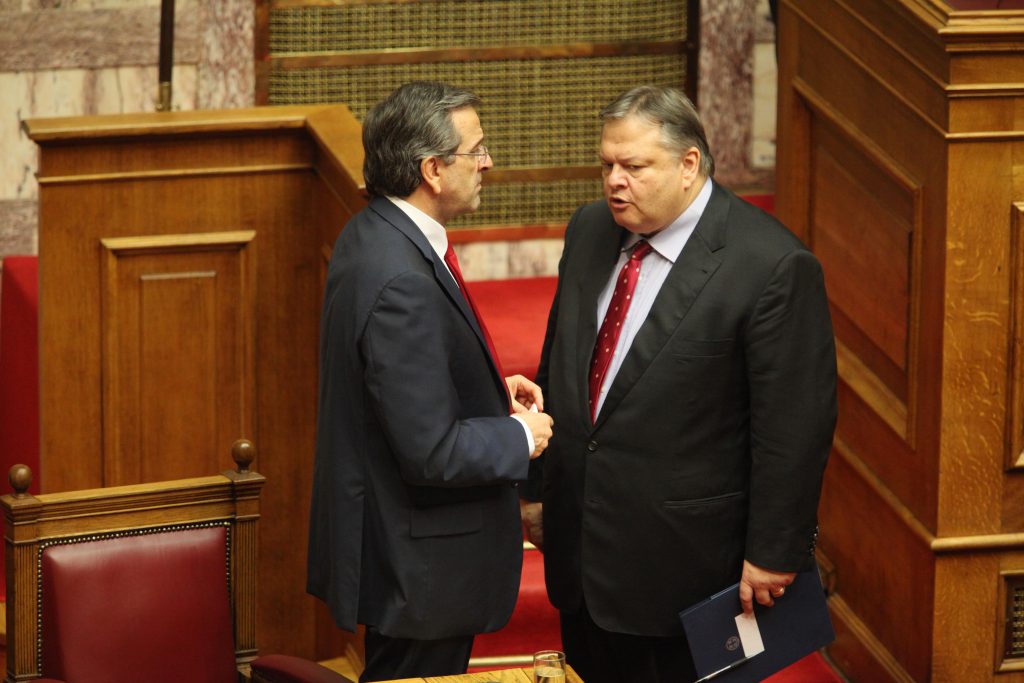 Συνάντηση Σαμαρά – Βενιζέλου στη Βουλή