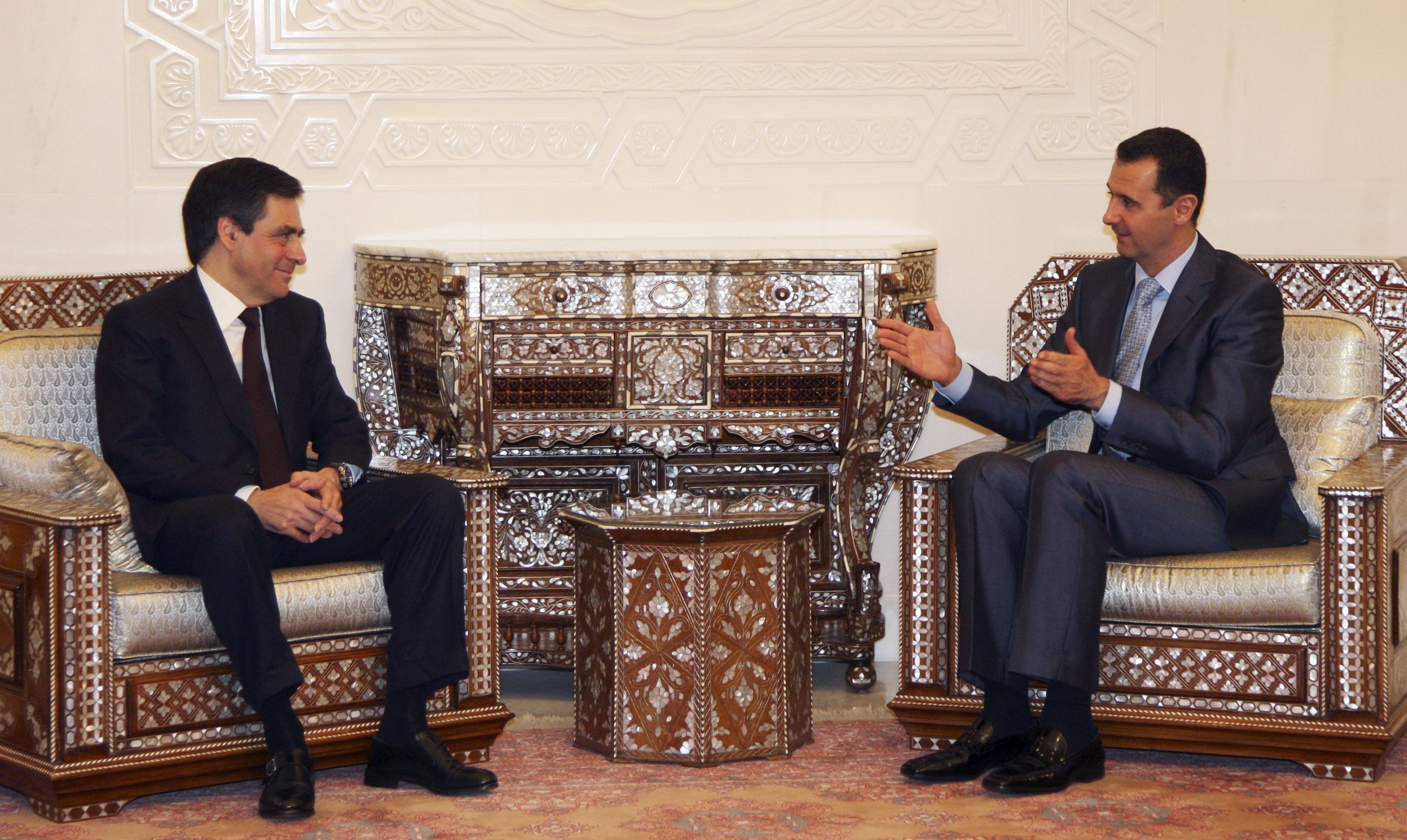 Ο σύρος πρόεδρος με τον γάλλο πρωθυπουργό στη Δαμασκό. ΦΩΤΟ REUTERS