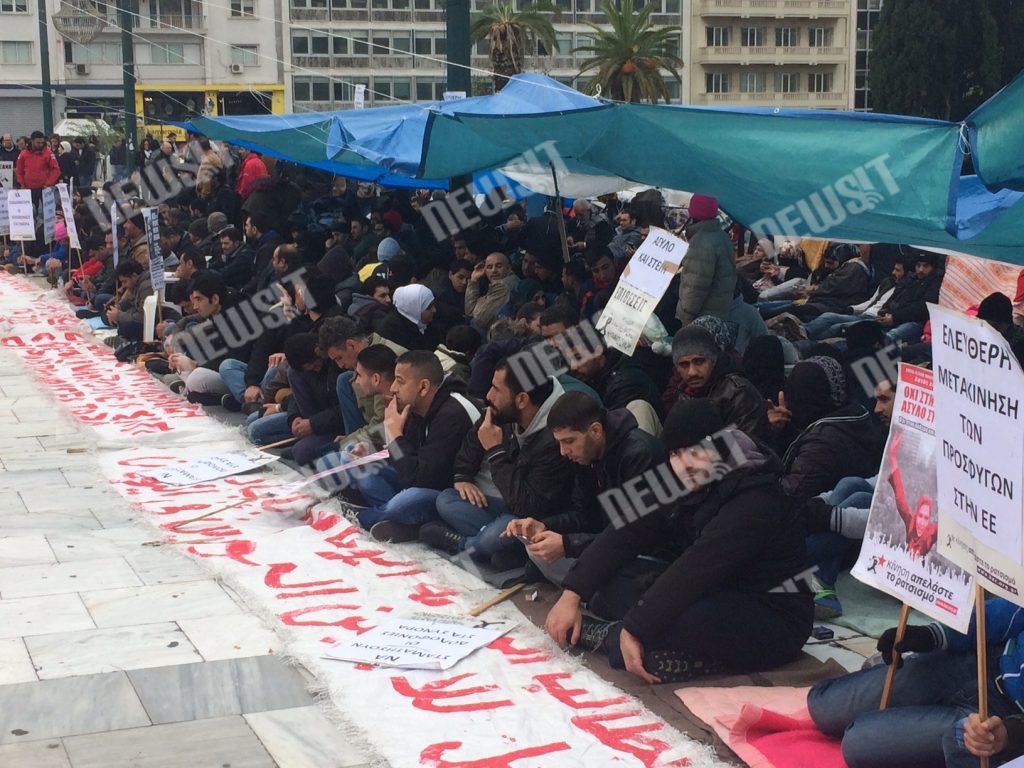 Τι ζητάνε οι Σύροι που κάνουν απεργία πείνας στο Σύνταγμα – Λιποθύμησαν 19 άτομα