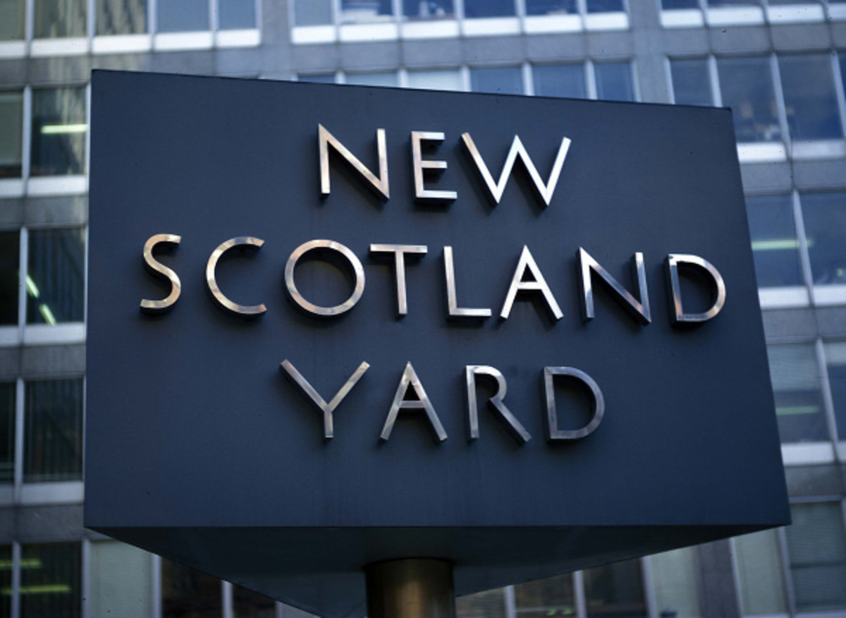 Συνέλαβε 2 δημοσιογράφους η Scotland Yard για δωροδοκία αστυνομικών