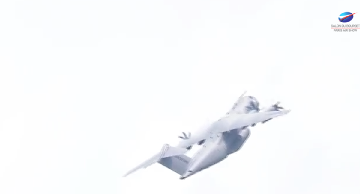 Paris Airshow 2013: Η πρώτη ημέρα στο Μπουρζέ