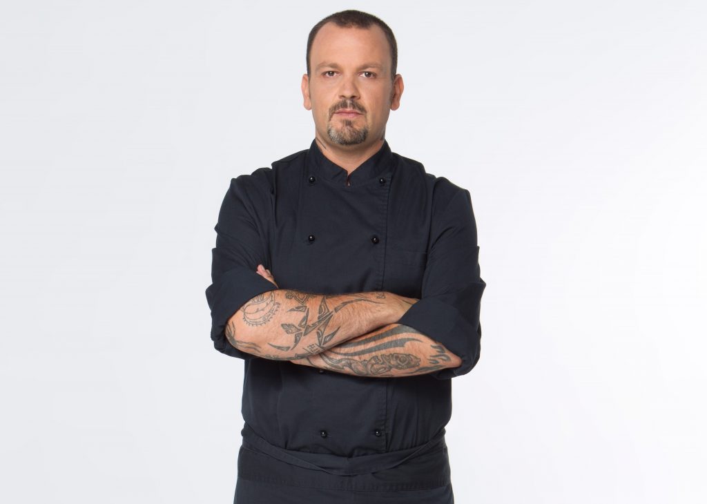 Ο Σκαρμούτσος μαγειρεύει σε άλλο κανάλι