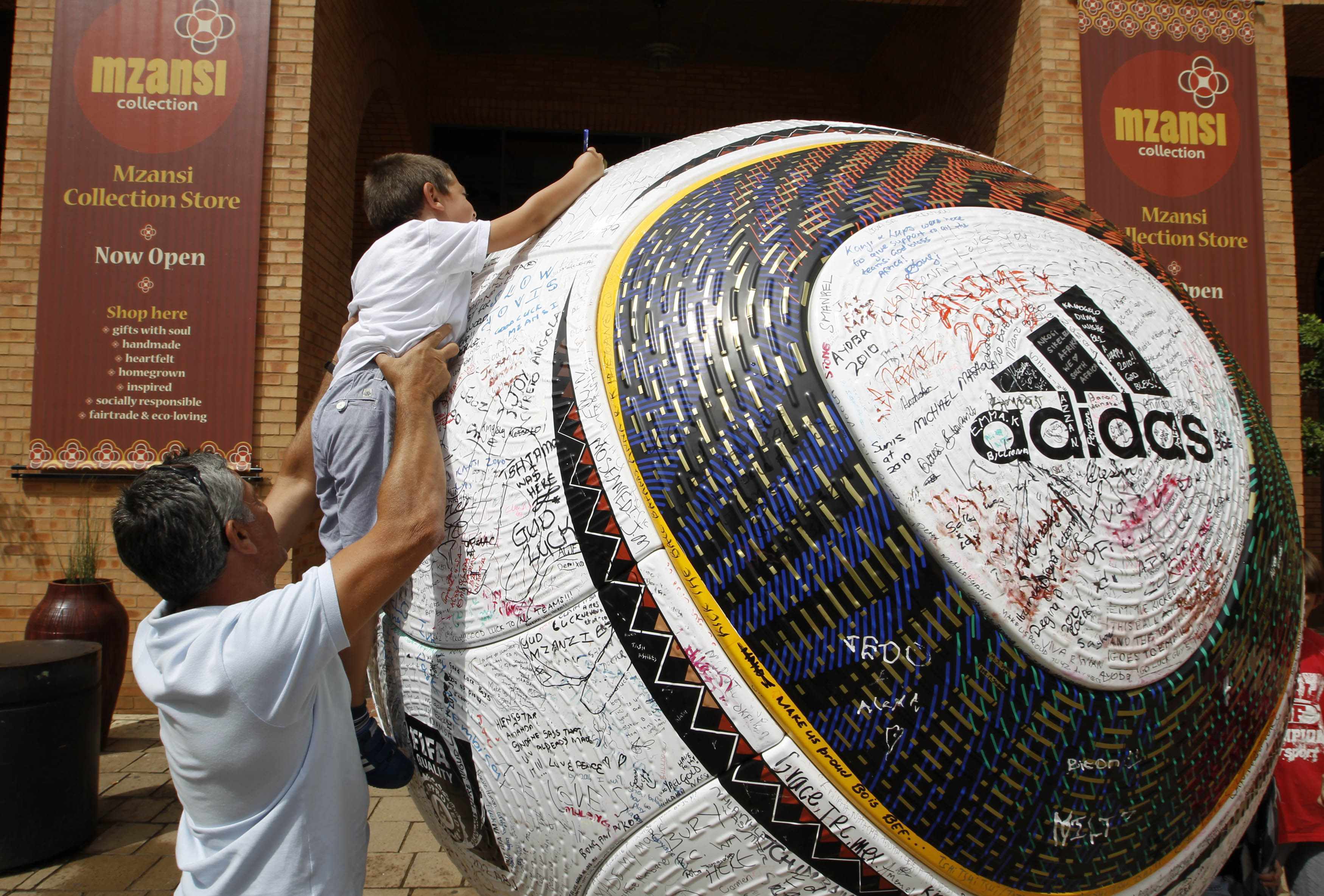 Ν.Αφρική: Έρευνες για “βρώμικη βόμβα” στο Παγκόσμιο Κύπελλο