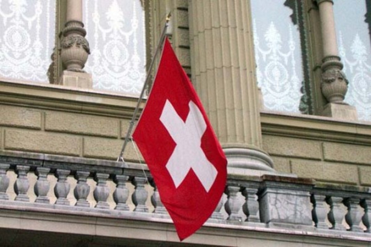 Οι Ελβετοί “ψάχνουν” συνεργάτες του Γιανουκόβιτς για ξέπλυμα χρήματος
