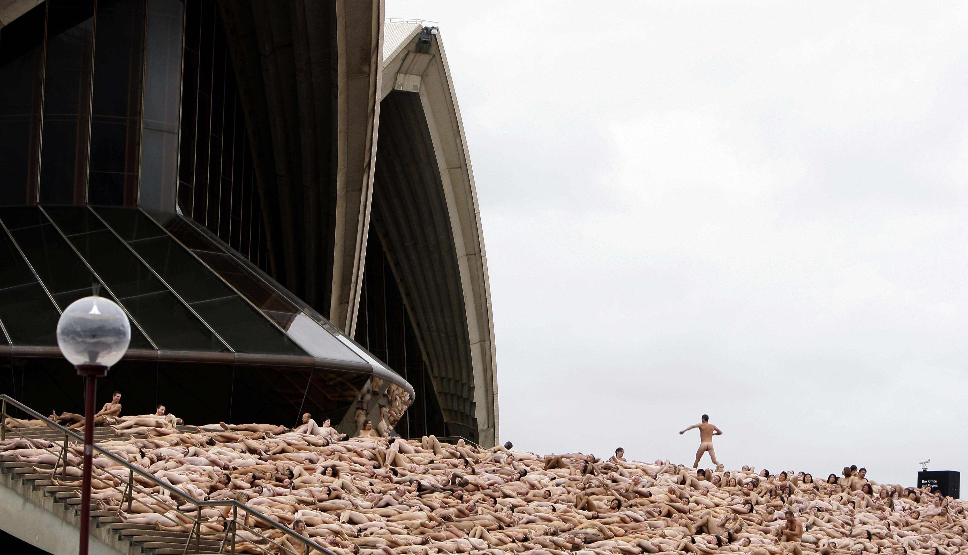 5.000 Αυστραλοί γυμνοί μπροστά στην Όπερα του Σίδνευ