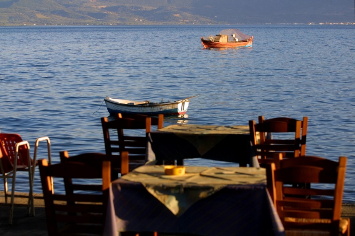 Πως να αποφύγετε τις θερμίδες σε ουζερί και ταβερνάκια