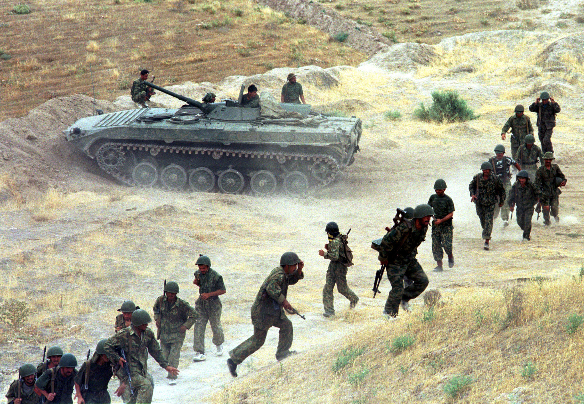 Νεκροί 12 στρατιώτες και 30 αντάρτες στο Τατζικιστάν
