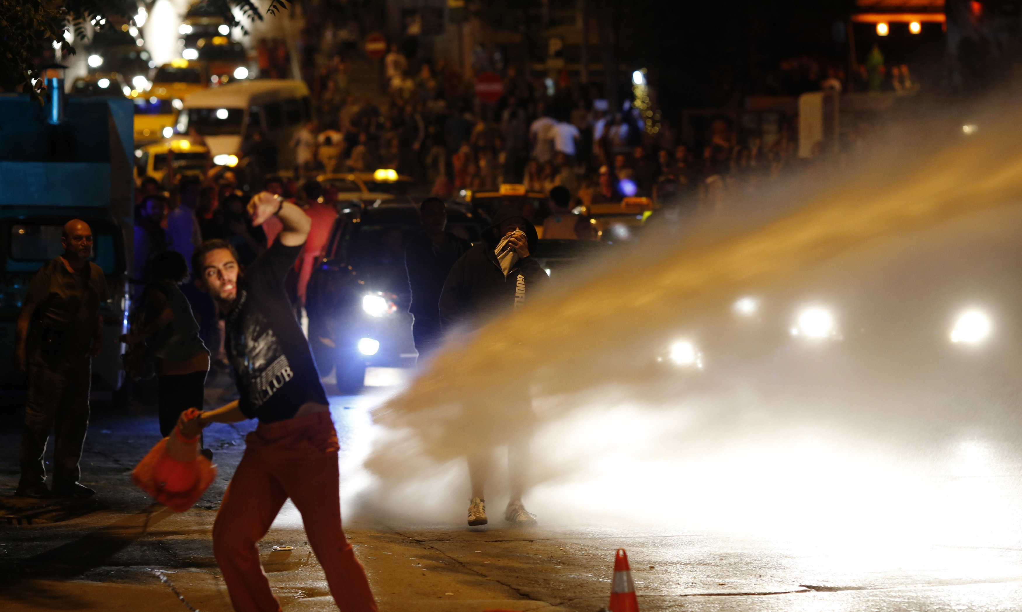 Πάει για εξέγερση η Τουρκία; Ερωτήματα και απαντήσεις για τις πρωτοφανείς ταραχές