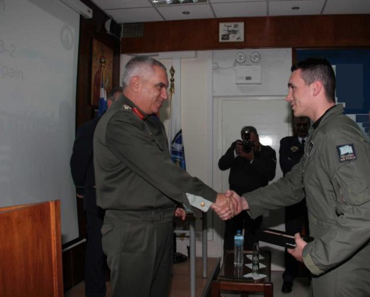 Πάντα πρώτοι! Οι Έλληνες αεροπόροι δέχτηκαν τα συγχαρητήρια του Α/ΓΕΕΘΑ – ΒΙΝΤΕΟ