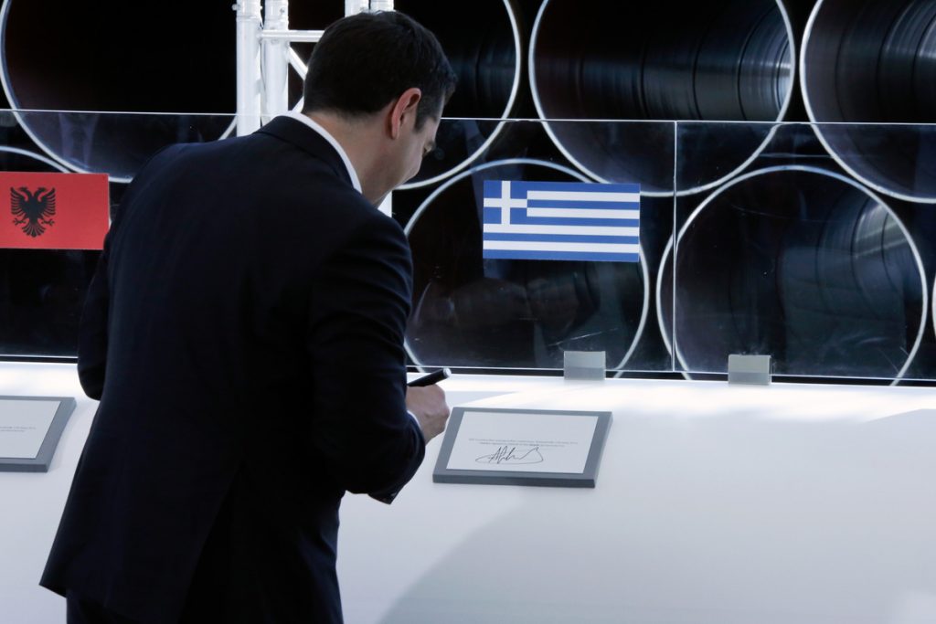 Spiegel: H Ελλάδα ελπίζει σε χρηματικές ροές από τον αγωγό TAP