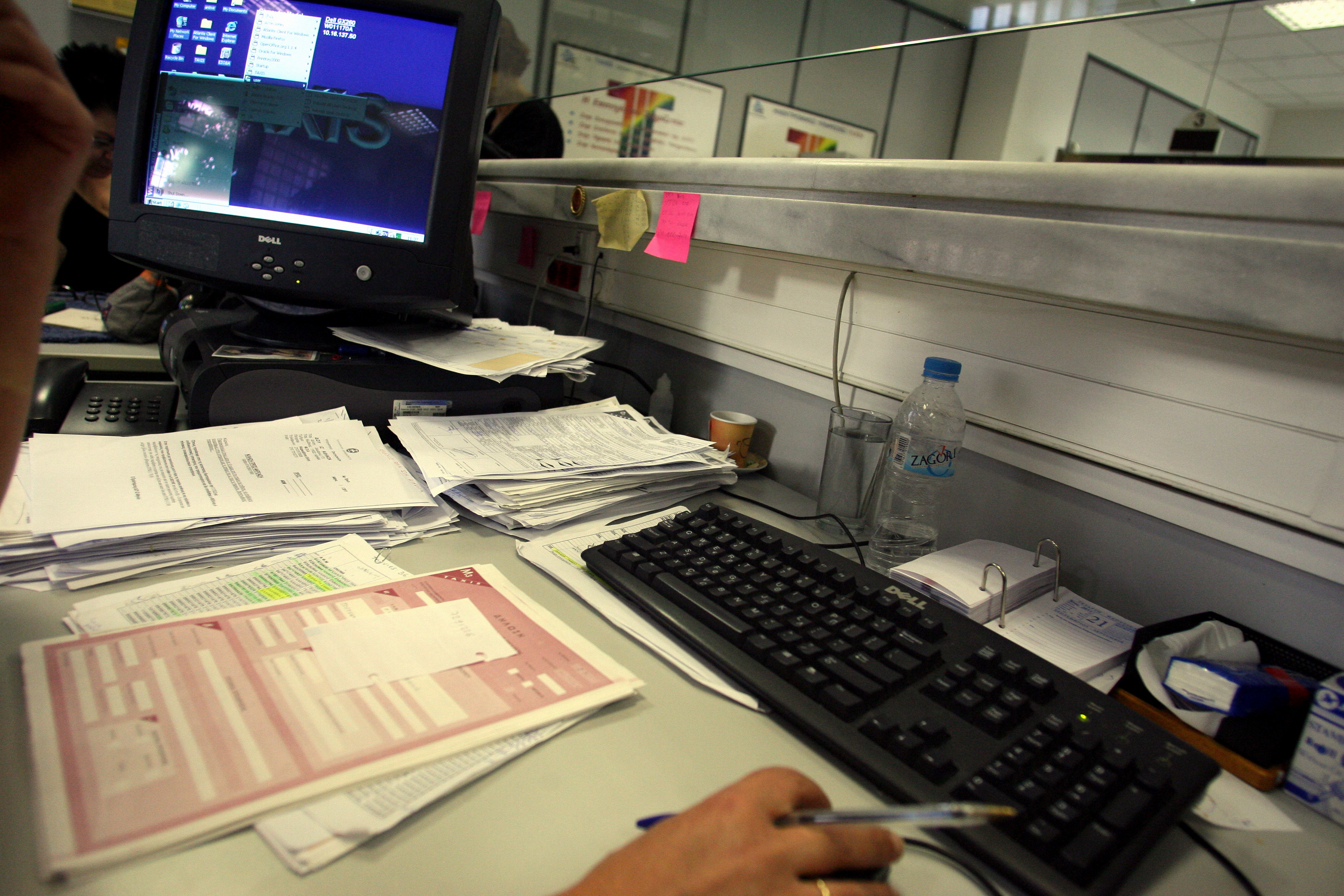 Βάζουν λουκέτο στα ταμεία των εφοριών – Θα πληρώνουμε μέσω τραπεζών – Τι θα γίνει με τις δόσεις