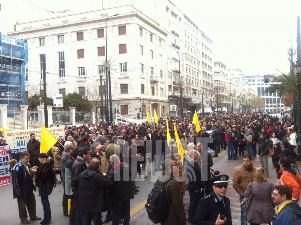 Aνοιξαν οι δρόμοι γύρω από το Σύνταγμα – Τέλειωσε η διαμαρτυρία των μηχανικών