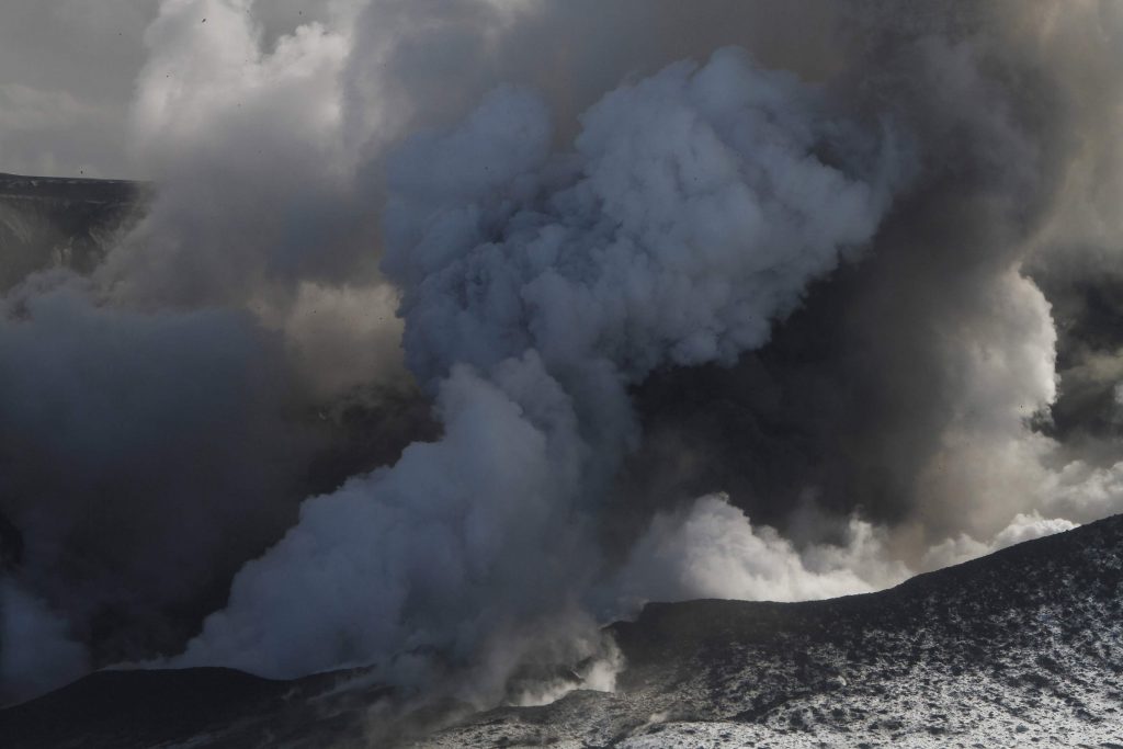 Πέντε δις η ζημιά για την παγκόσμια οικονομία από την ηφαιστειακή τέφρα